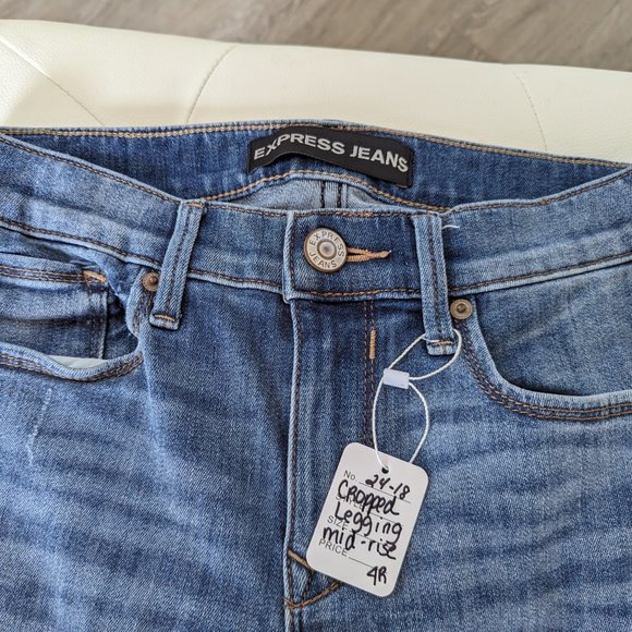 #197 Express Mid Rise Cropped Skinny Jeans Size 6 - Picture 3 of 5
